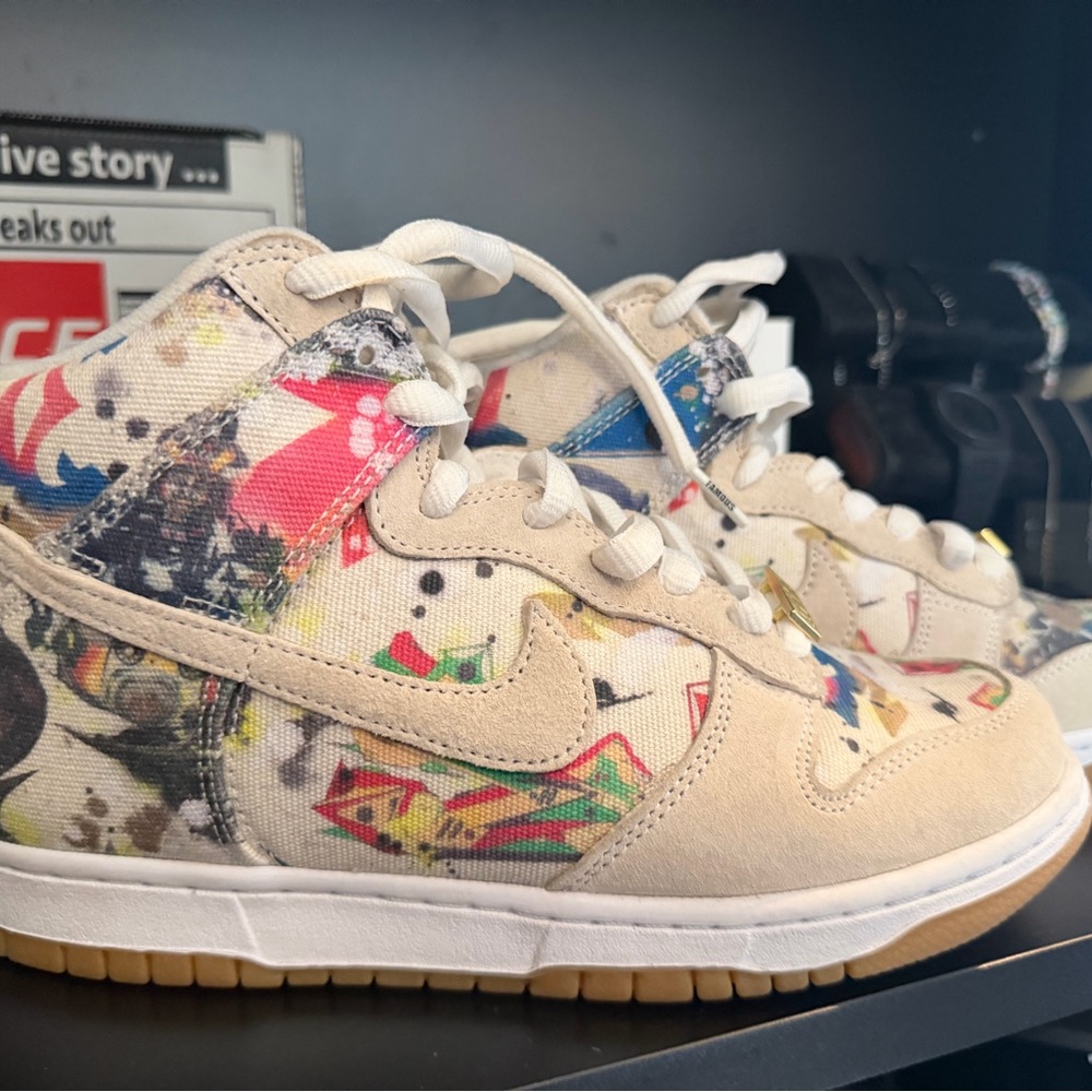 NIKE Supreme Beige Canvas Graffiti Multi-Color High-Top Sneakers (NEW)